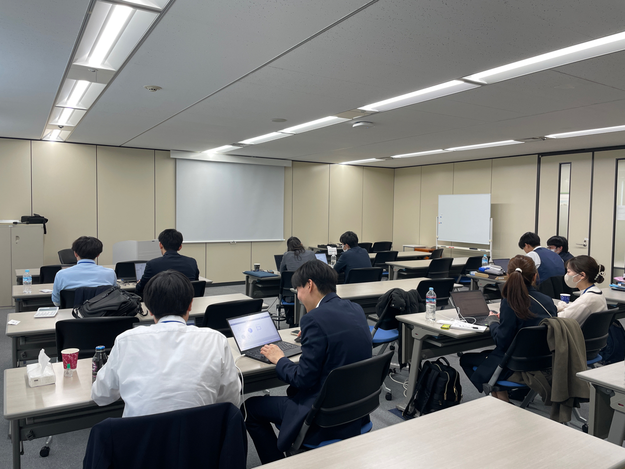 【横浜事務所】新人研修やその他研修制度について
